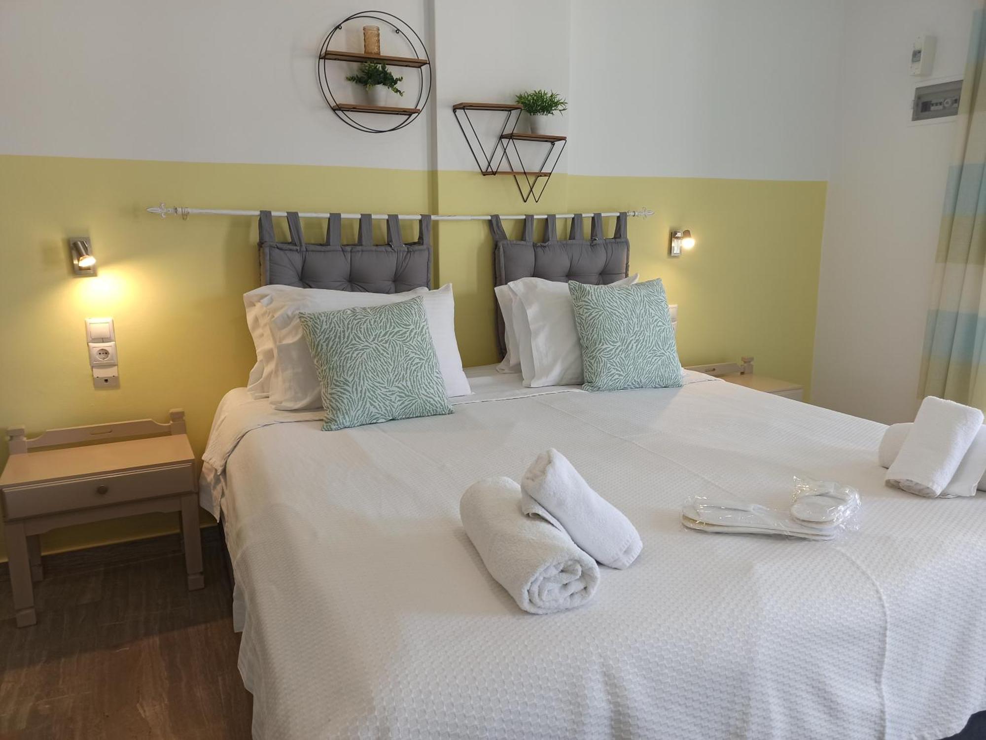 Theodora Rooms Poros Town Quarto foto